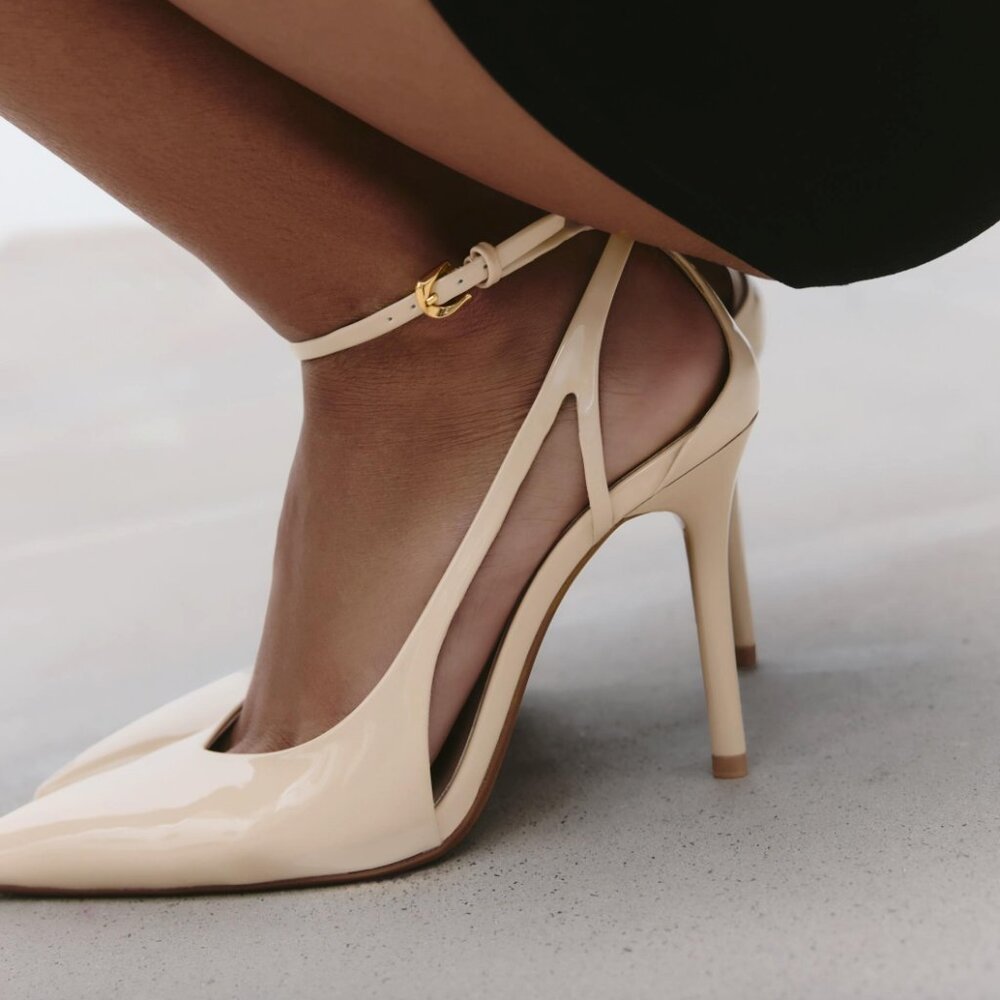 HEELED FAUX PATENT LEATHER SHOES